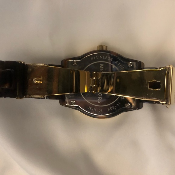 Michael Kors tortoise shell watch - Picture 2 of 2